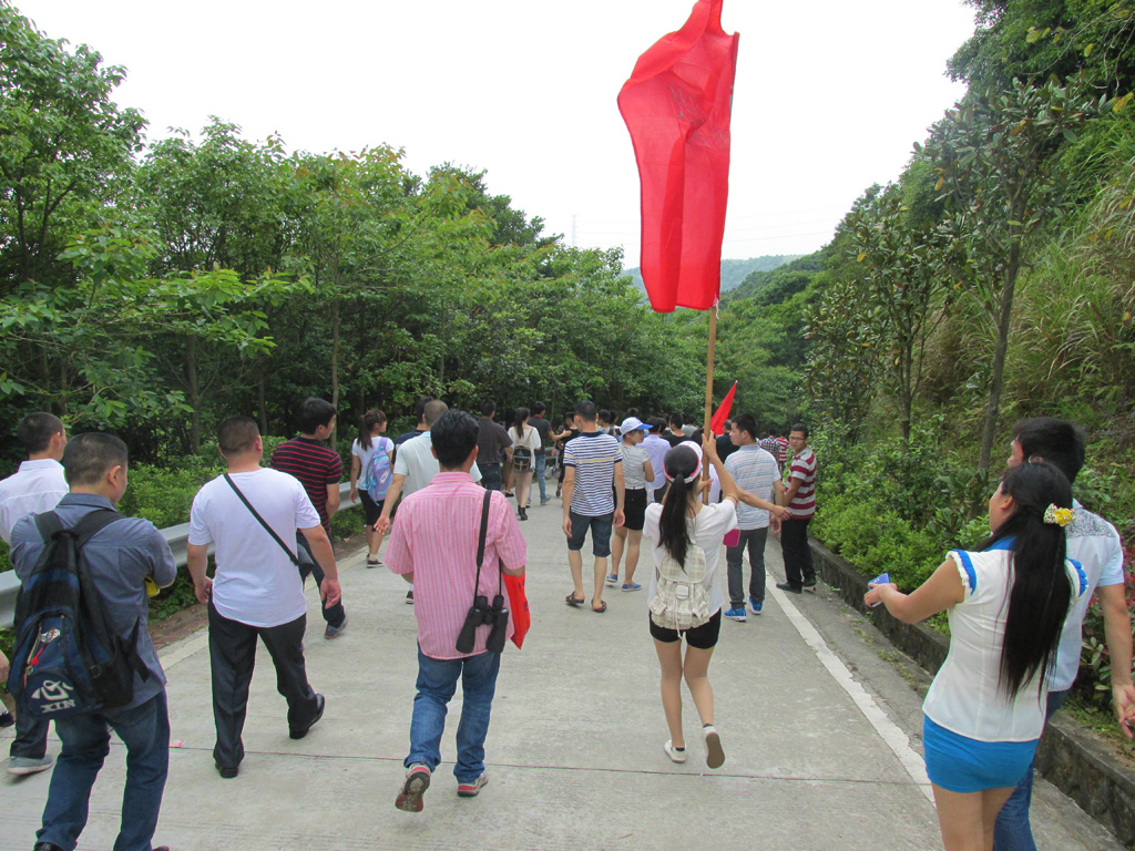 拓普龍2015年“五一”節組織爬山活動。(圖9) 拓普龍2015年“五一”節組織爬山活動。(圖9)