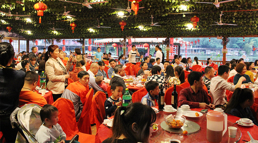 1520210700884991.jpg “不忘初心,繼續前行”拓普龍2018年元宵晚會隆重舉行(圖3)