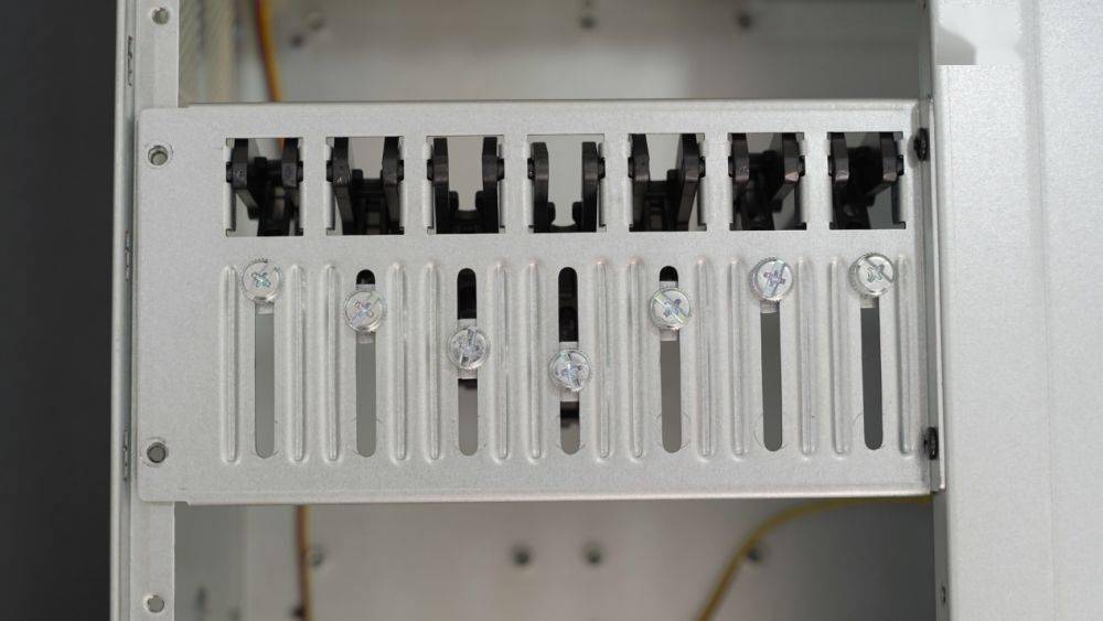 基于AI應(yīng)用的7188ML工控機箱深度評測(圖13) 基于AI應(yīng)用的7188ML工控機箱深度評測(圖13)